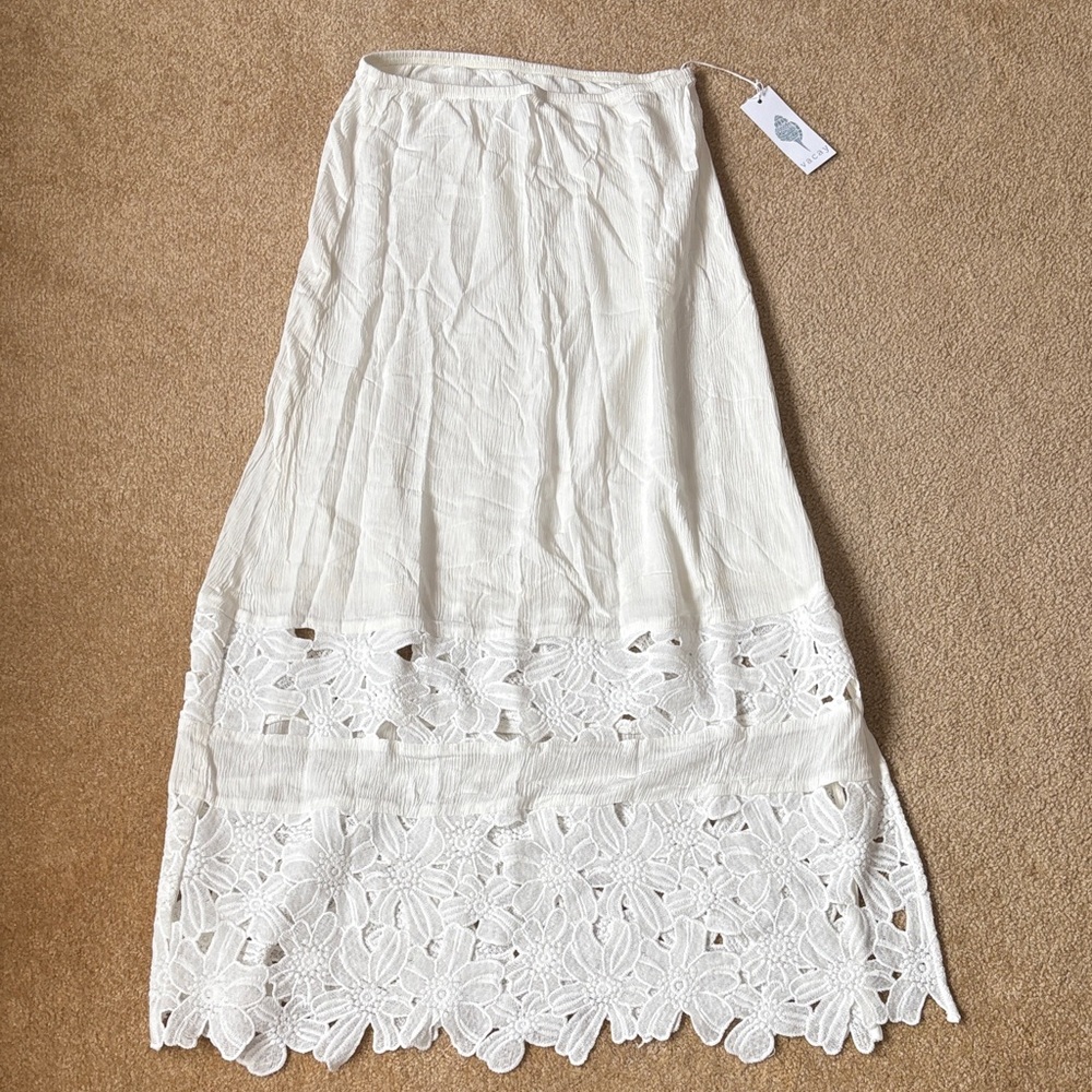 Elegant White Lace Maxi Skirt